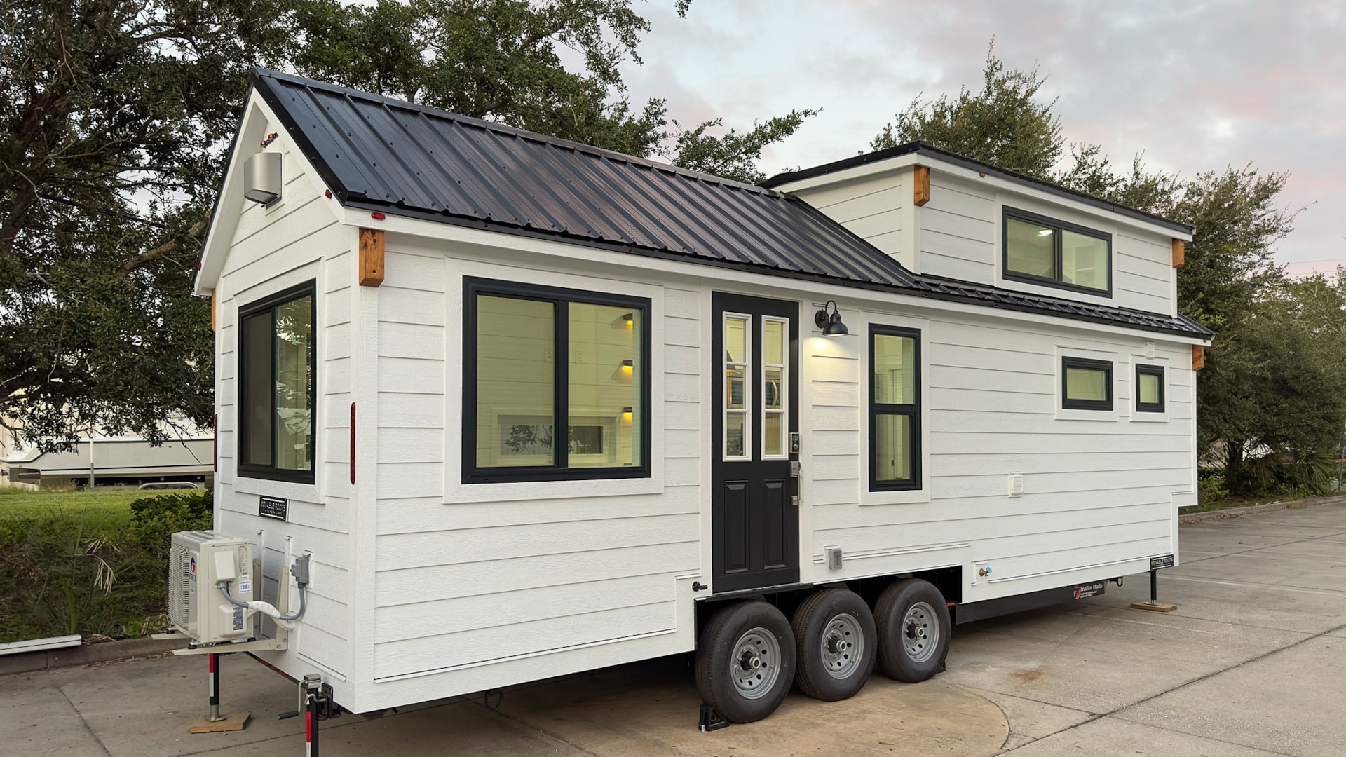 Custom-built gooseneck tiny home 