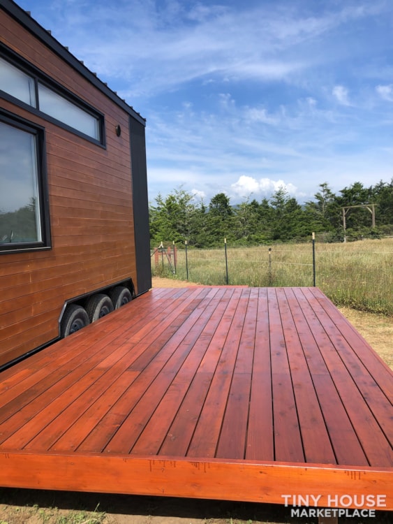 Custom-Built Luxury Modern Off-Grid Tiny Home by Minimaliste - Image 3 Thumbnail