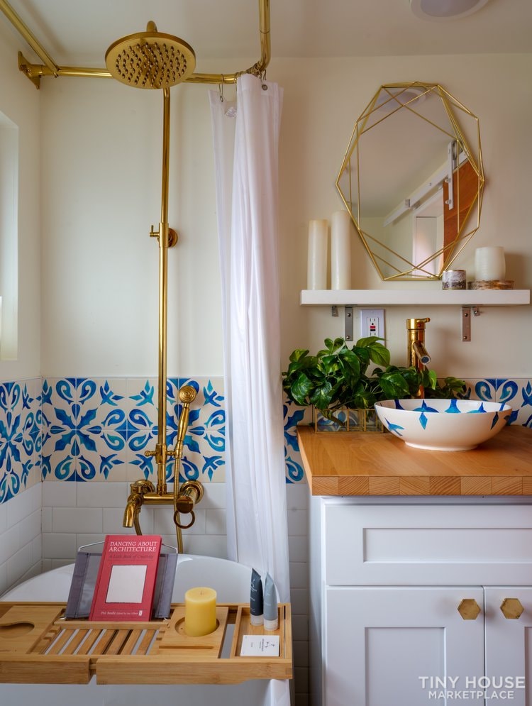 Custom-built Moroccan Tiny House - Image 4 Thumbnail