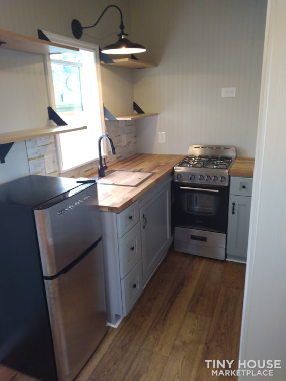 Custom-Built Tiny House - Image 4 Thumbnail