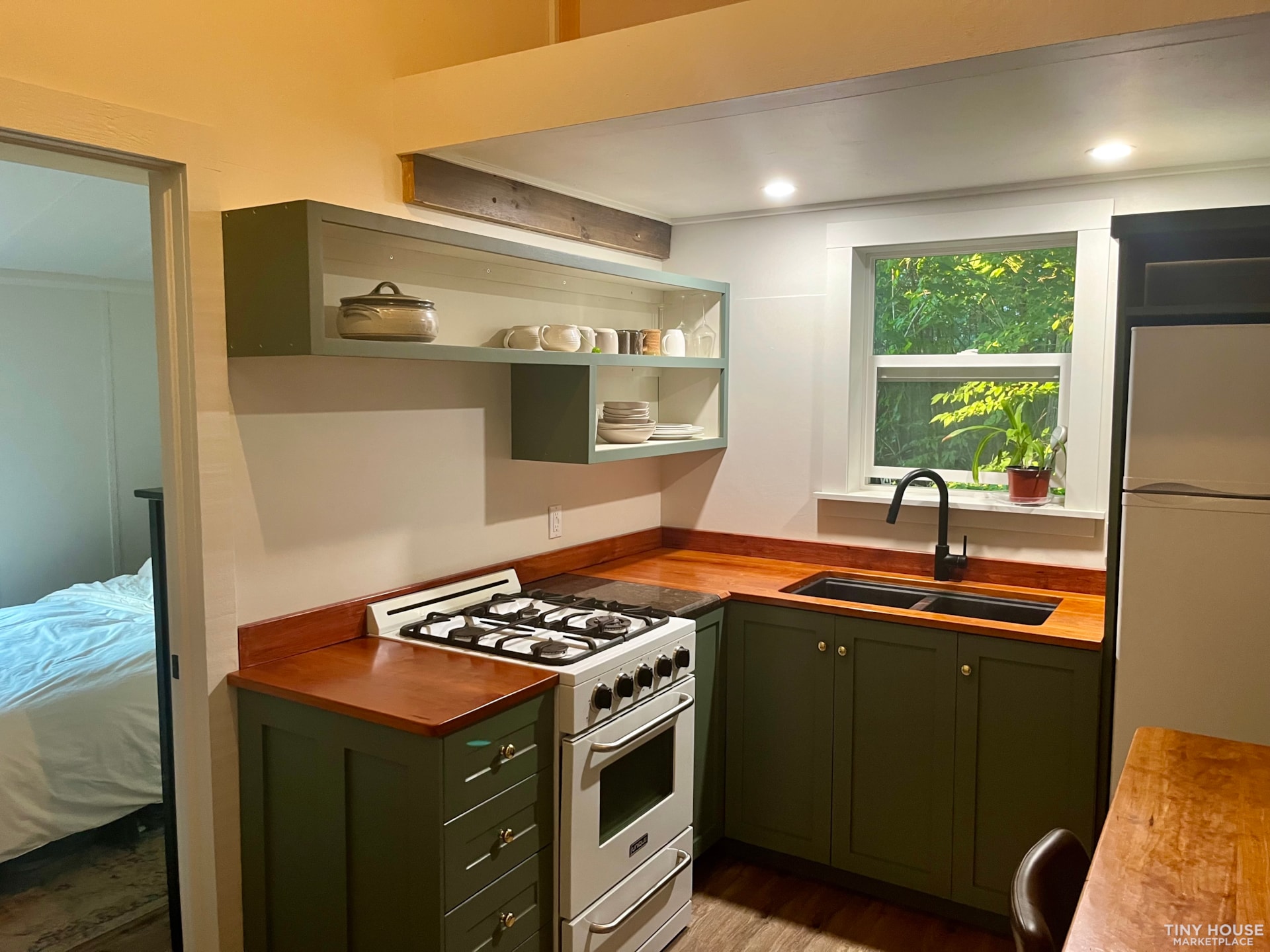 Custom-Built Tiny/Modular Home for Sale: Versatile Living  - Image 4 Thumbnail