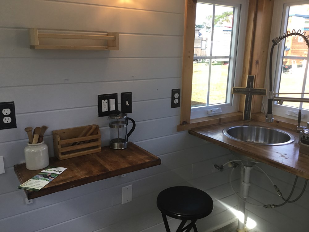 Custom Designed Tiny House / NO Negotiable -AS IS - Image 2 Thumbnail