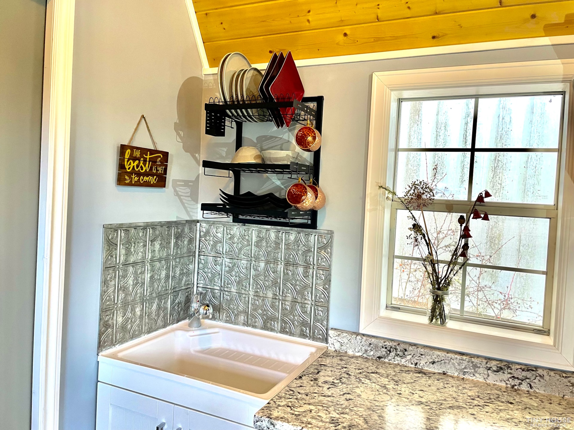 Custom fully updated 240 sq ft tiny home. - Image 3 Thumbnail