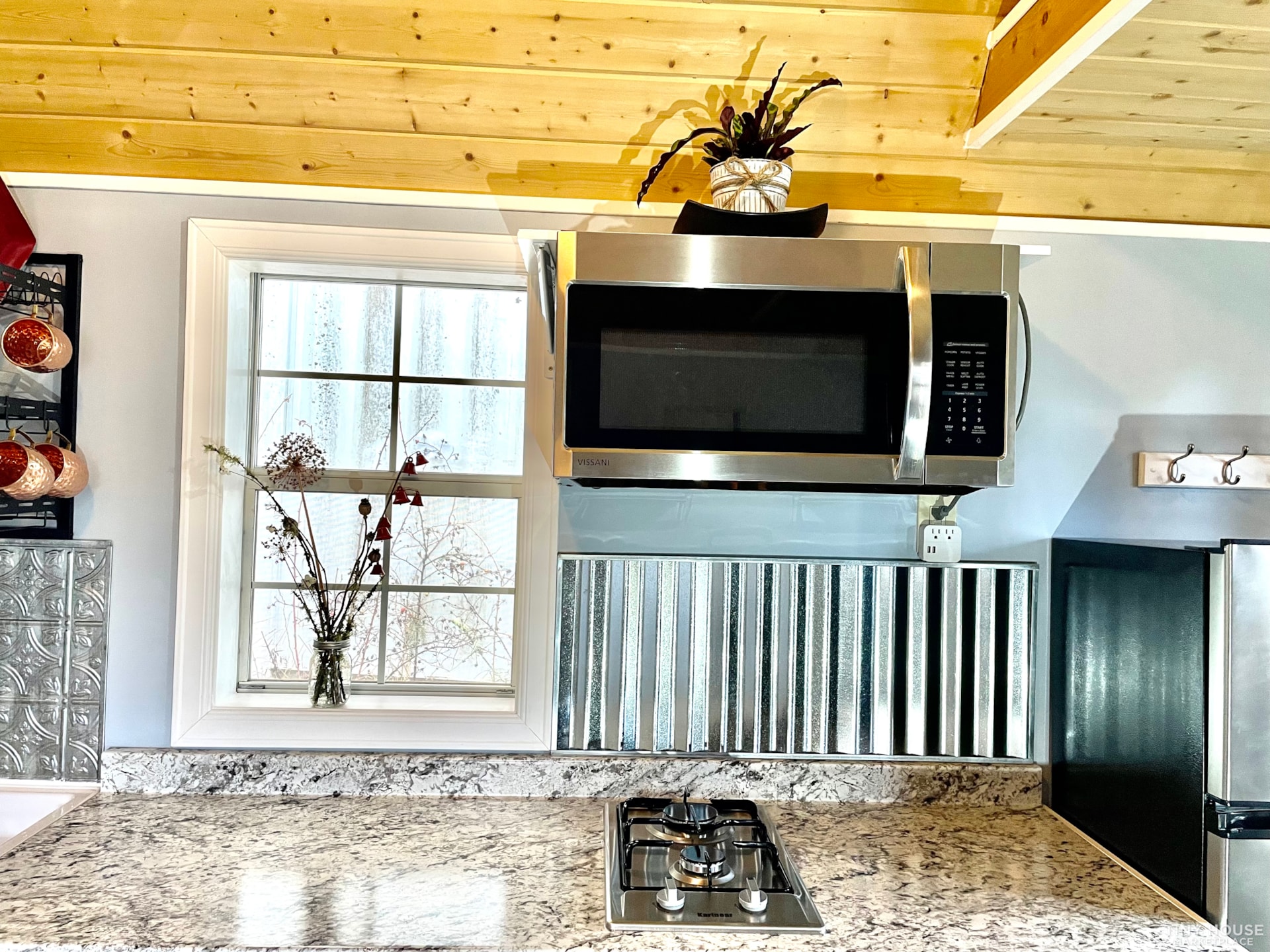 Custom fully updated 240 sq ft tiny home. - Image 4 Thumbnail