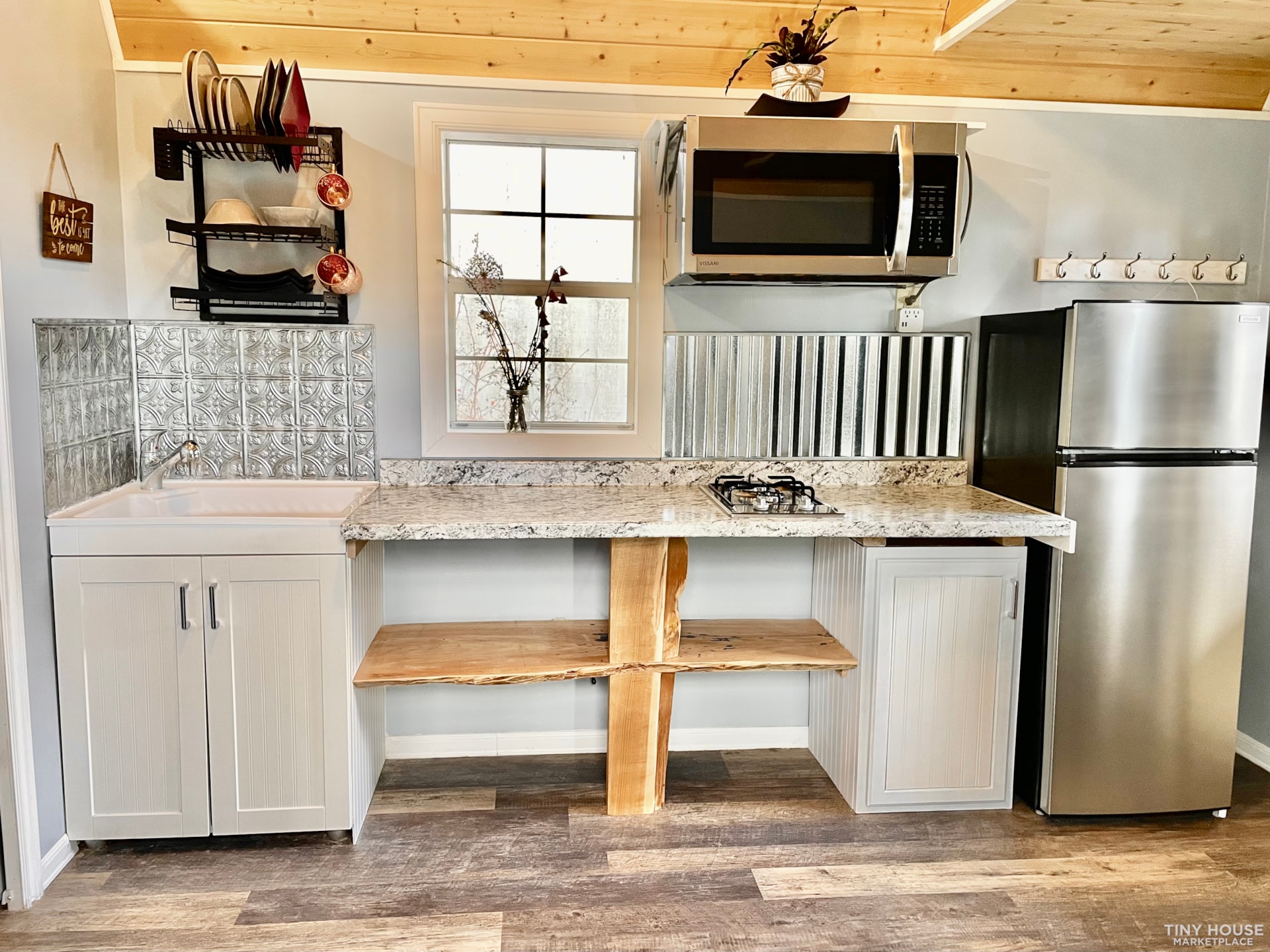Custom fully updated 240 sq ft tiny home. - Image 2 Thumbnail