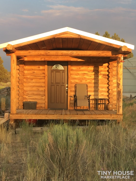 Custom Juniper Log Cabin Tiny Home - Image 3 Thumbnail