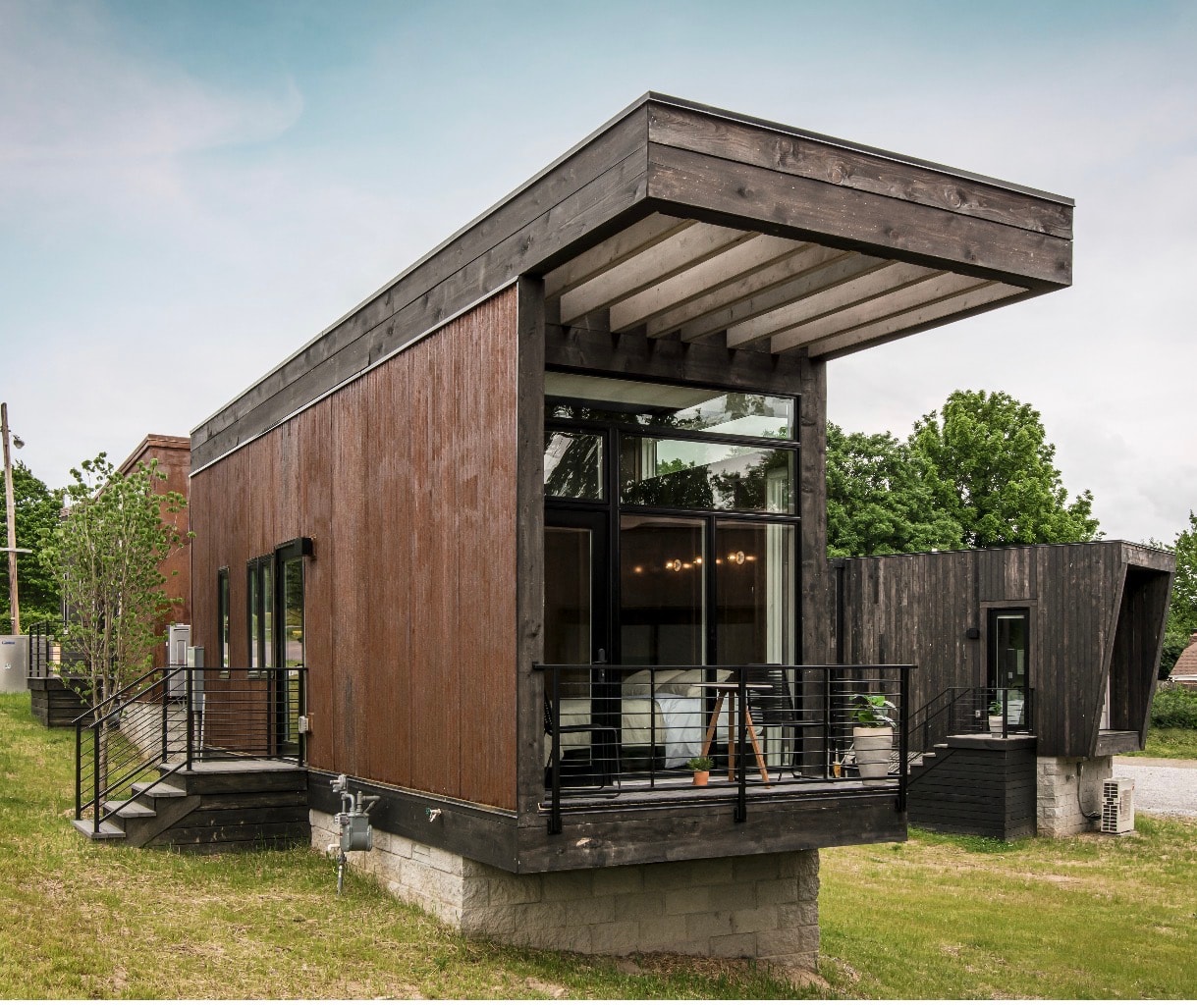 Custom, luxe tiny home sleeps 4 - in Austin, can ship anywhere, never lived in - Image 3 Thumbnail