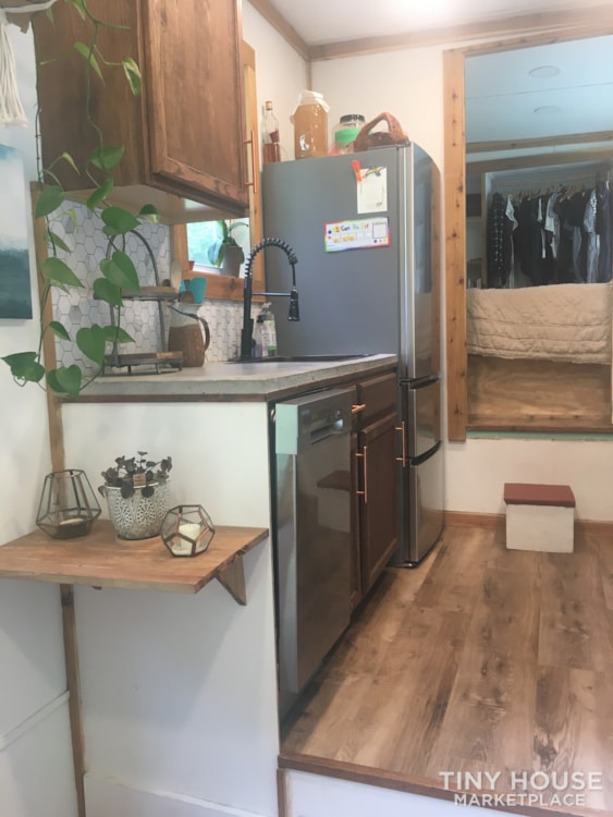 Custom-made Tiny house for sale - Image 3 Thumbnail