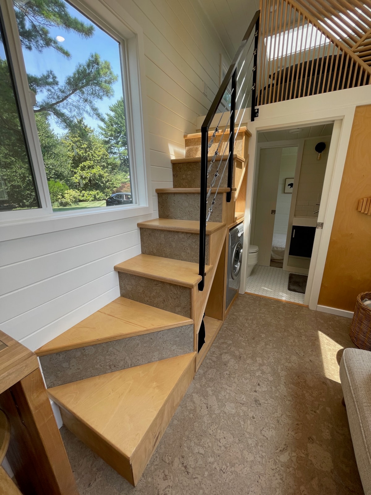 Custom mid-century modern / Scandinavian style 2 bed / 1 bath w/ roof deck! - Image 3 Thumbnail