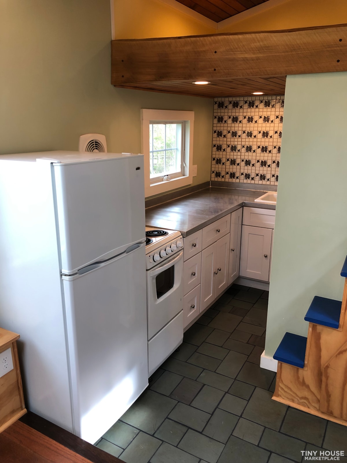 Custom Tiny Home - Image 3 Thumbnail