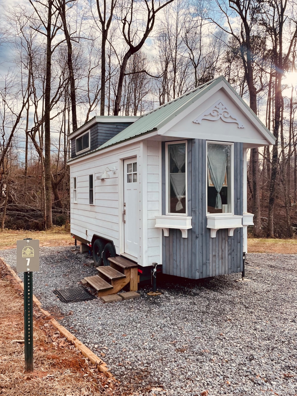 CUSTOM BUILT TINY HOUSE READY TO ROLL - Image 4 Thumbnail