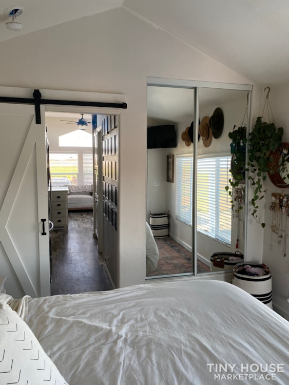 Custom tiny home with screened in porch - Image 4 Thumbnail