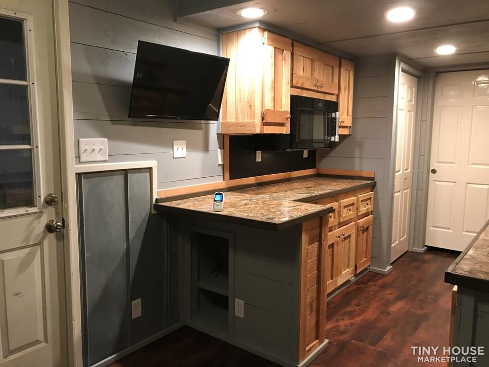 Custom tiny house on wheels!! - Image 2 Thumbnail