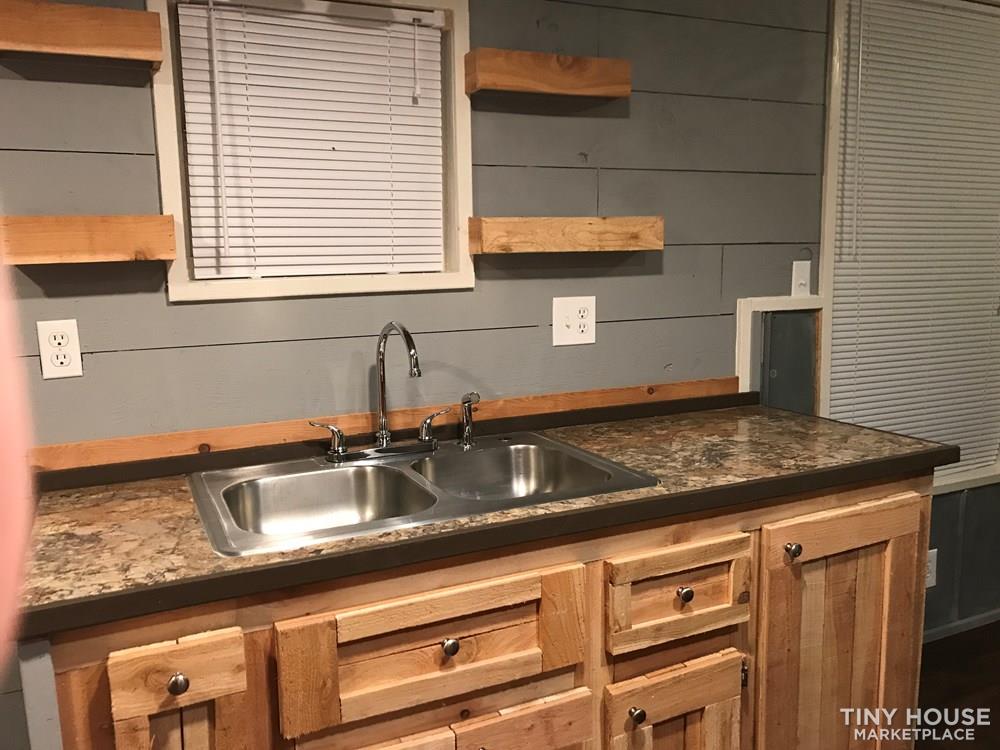Custom tiny house on wheels!! - Image 4 Thumbnail