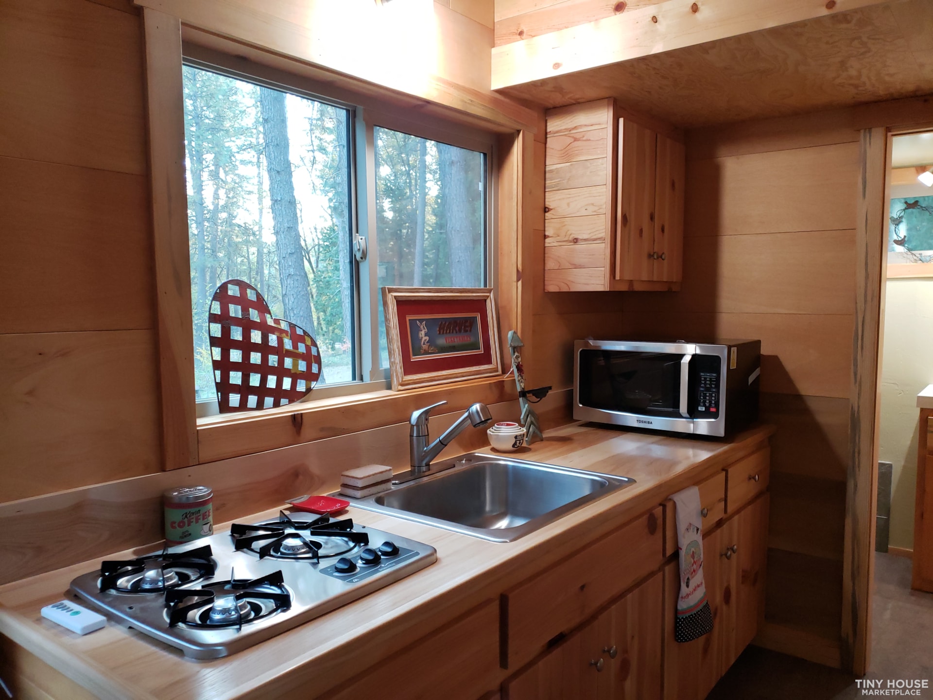Custom wood paneled tiny house on trailer - Image 4 Thumbnail