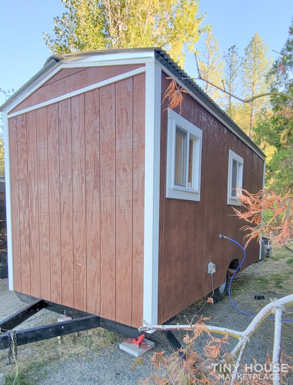 Cute, Affordable Tiny Home on Wheels! Medford, OR - Image 2 Thumbnail