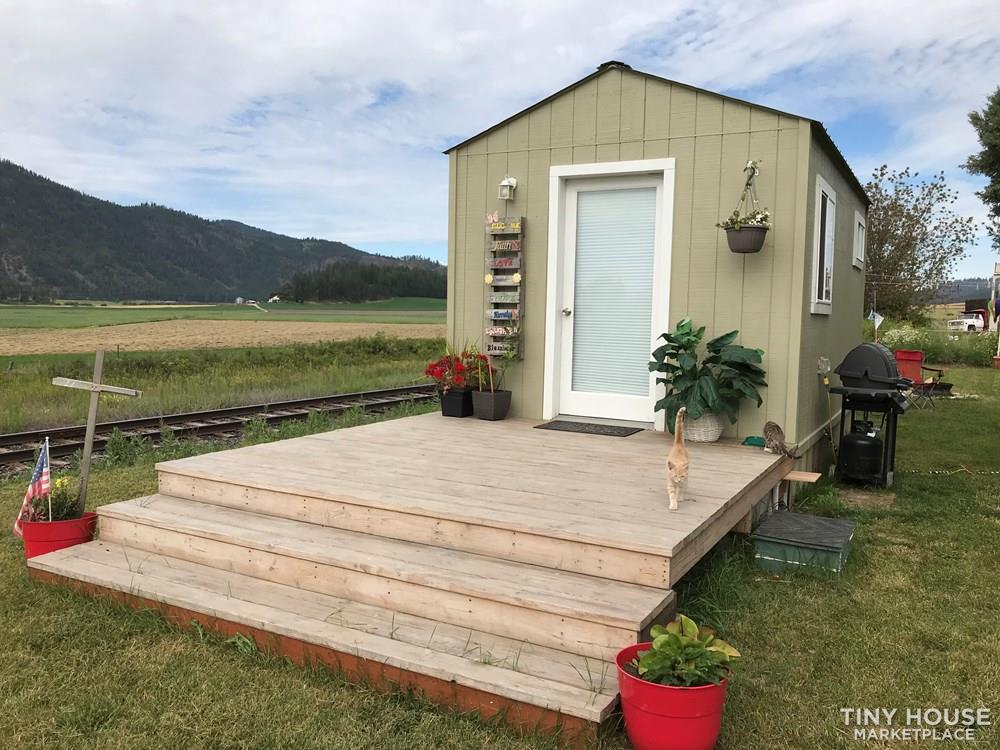 Cute and Comfortable 150 SqFt Tiny Home - Image 1 Thumbnail