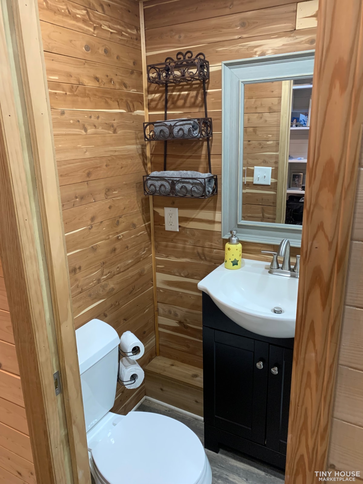 -SOLD- Cute & Cosy 32' THOW - Image 4 Thumbnail