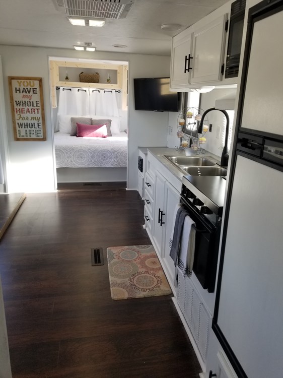 Delightful Tiny House - Image 4 Thumbnail