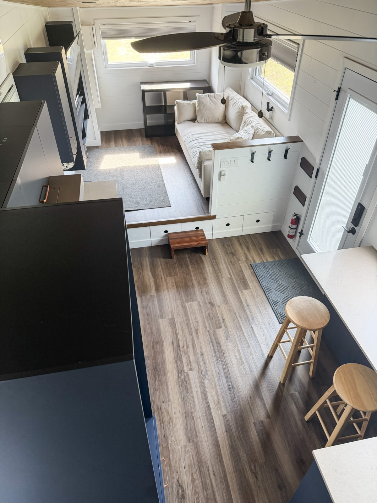 Deluxe, Flexible, Comfortable Home, Lots of Storage - Image 2 Thumbnail