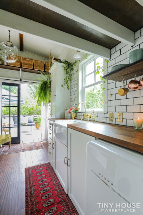 Designer Cottage Tiny House  - Image 4 Thumbnail