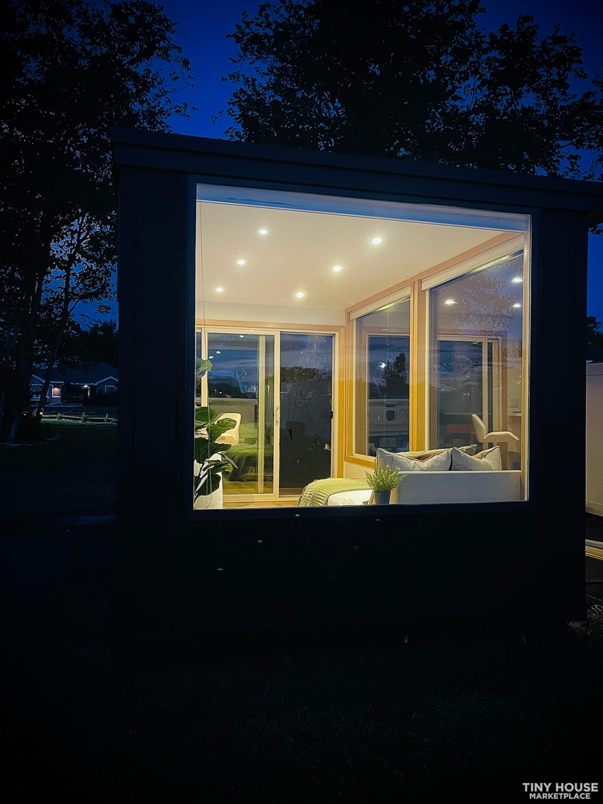 Discover the Brooklyn: Your Ultimate Tiny Guest House or Office! - Image 2 Thumbnail