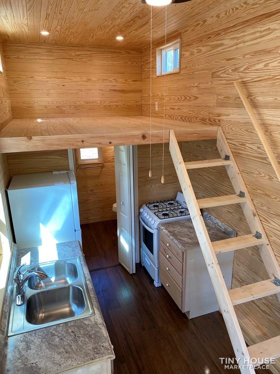 DIY tinyhouse (Sold) - Image 4 Thumbnail