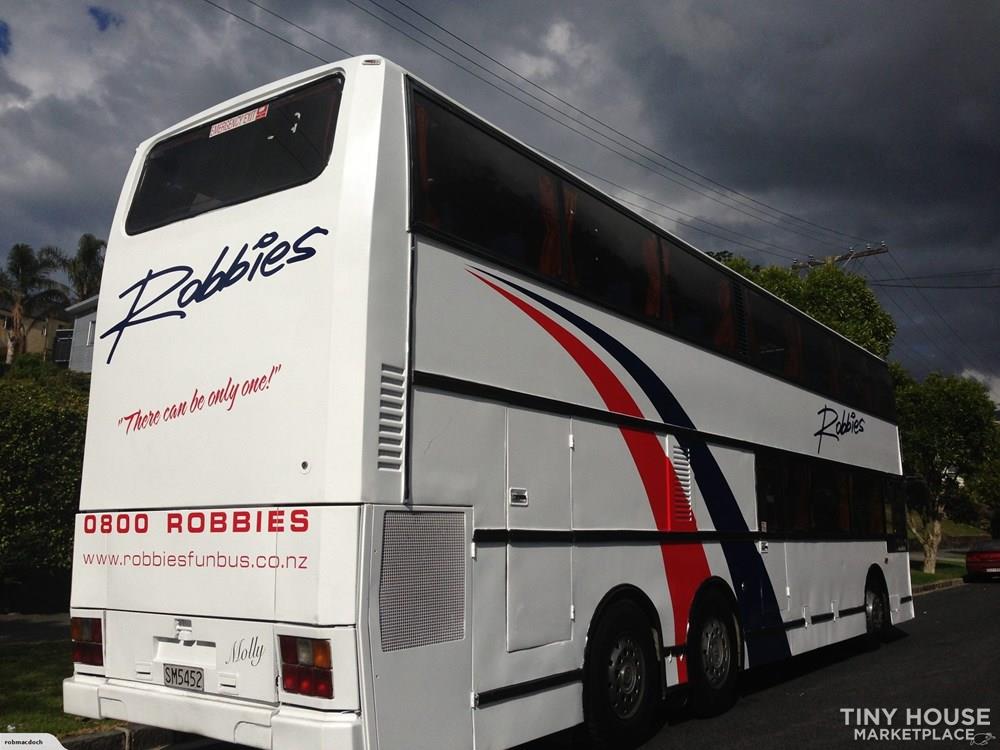 DOUBLE DECKER BUS READY TO BE CONVERTED