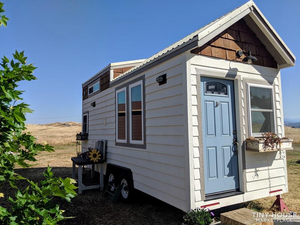 22 ft. | Hive House| 