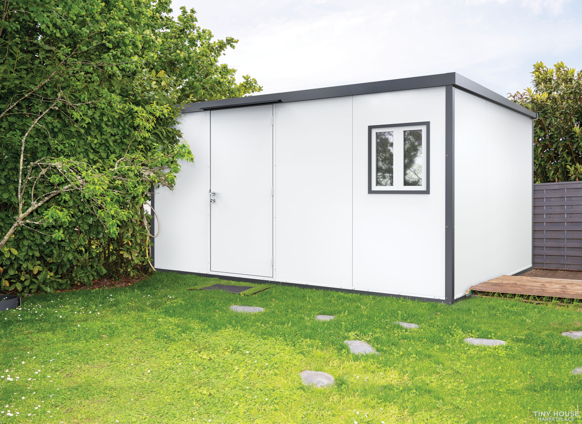 Duramax Insulated Flat-Top Storage Building (13’W x 10’D x 7’H)
