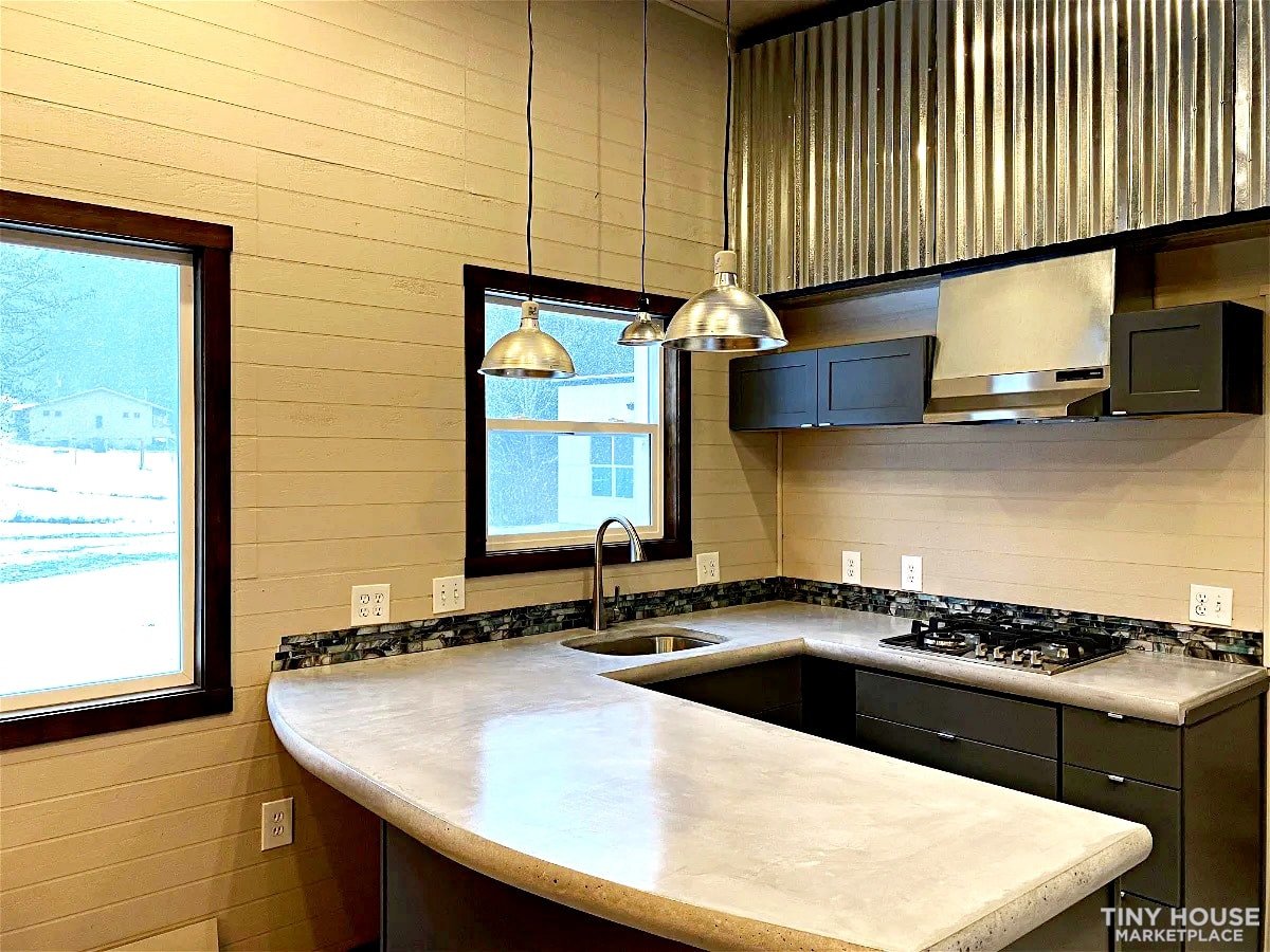 Never been Rented or Lived In-Built in 2022 Ready for Travel - Image 2 Thumbnail