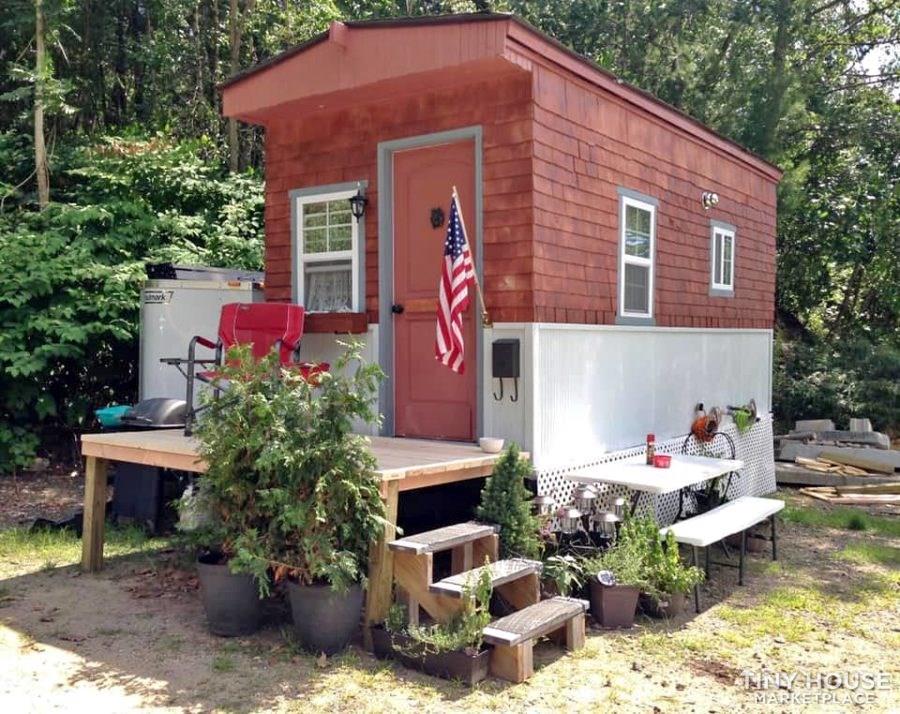 Eco-Friendly and Rustic 130 sq ft Tiny Haven