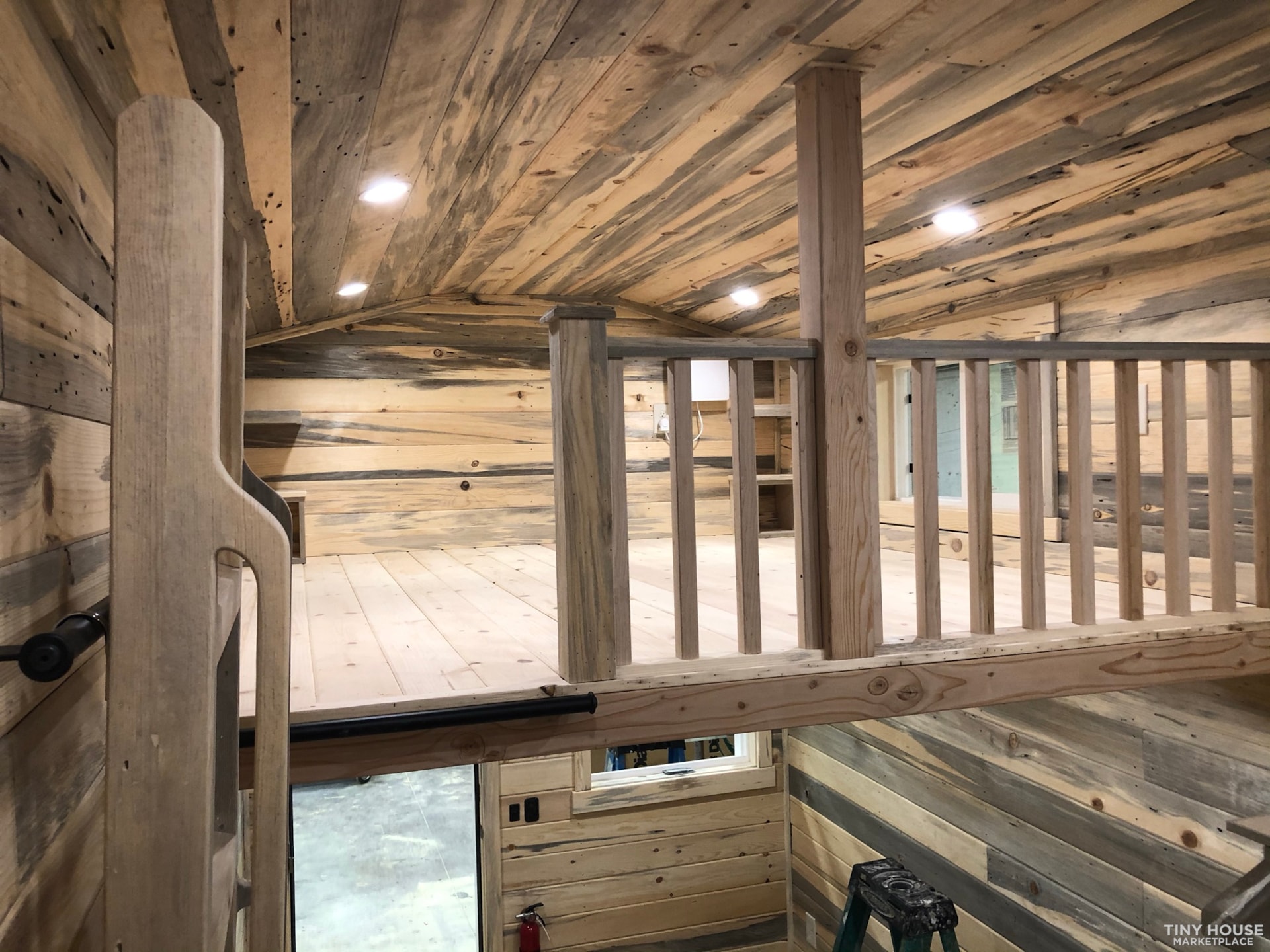 EMF PROOF VOC FREE '3' BEDROOM 31ft TINY HOUSE ON WHEELS - Image 1 Thumbnail