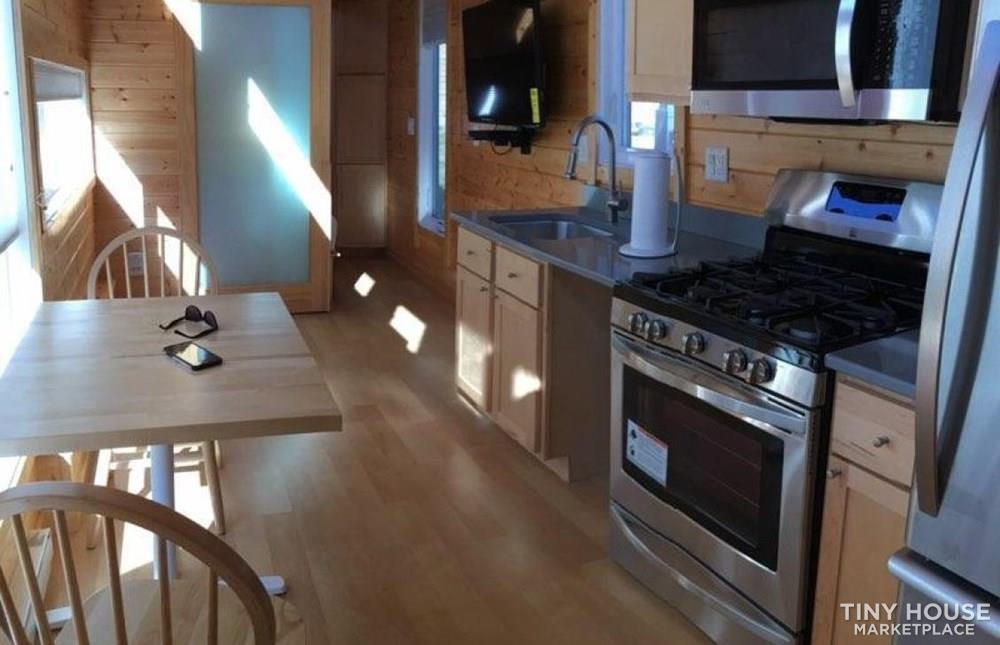 Escape Traveler XL 30 footer - Image 3 Thumbnail