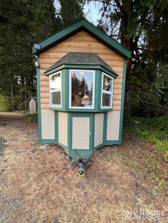 Evergreen Tiny Home - Image 3 Thumbnail