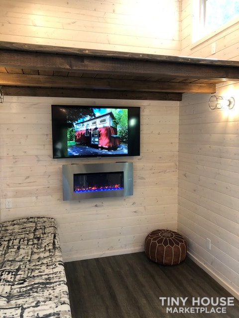 Exceptional Modern Tiny Home Ready for You! - Image 4 Thumbnail