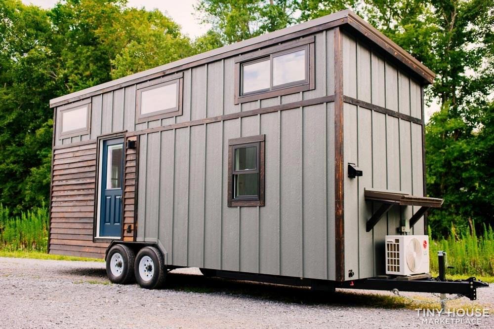Expertly Built Custom Tiny Home - Image 1 Thumbnail