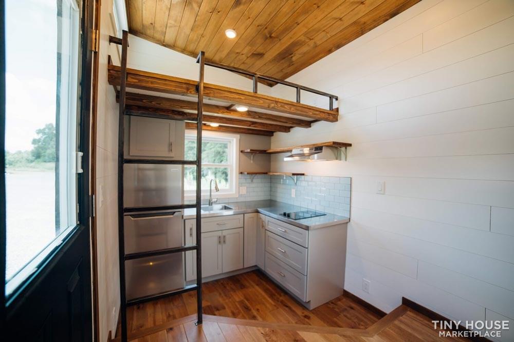 Expertly Built Custom Tiny Home - Image 4 Thumbnail