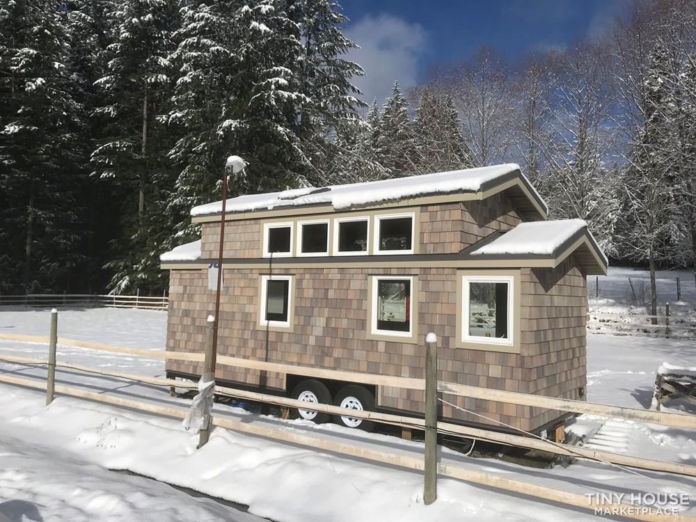 Exquisite Tiny Home on Wheels - Image 2 Thumbnail