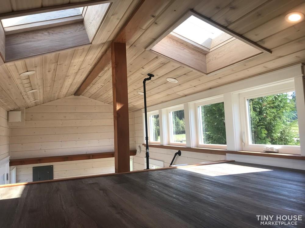 Exquisite Tiny Home on Wheels - Image 4 Thumbnail