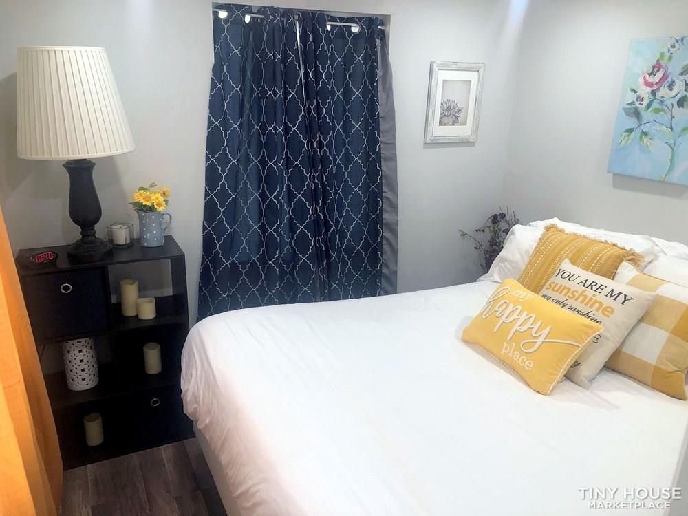 Fabulous 24' x 9.6' x 14 tall Tiny Home (1 month Old NEW) - Image 2 Thumbnail