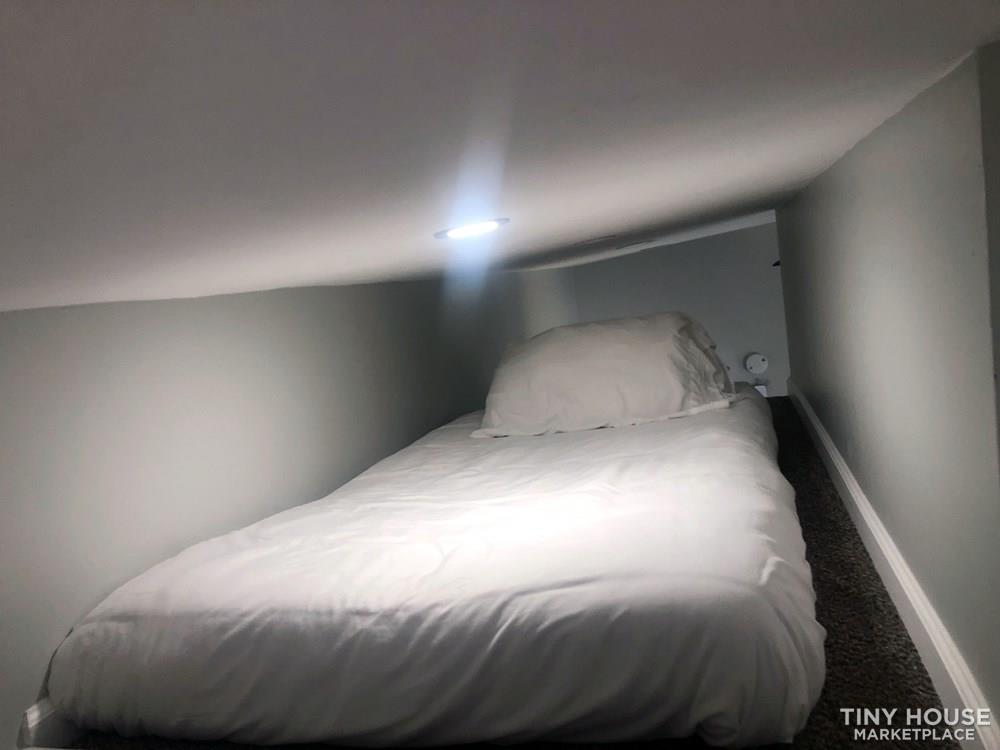 Fabulous 24' x 9.6' x 14 tall Tiny Home (1 month Old NEW) - Image 3 Thumbnail