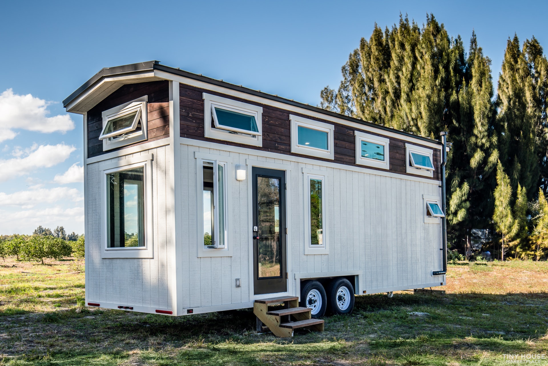 Farmhouse Chic Tiny House - Image 3 Thumbnail
