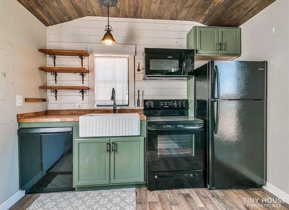 Farmhouse Tiny Home - Image 4 Thumbnail