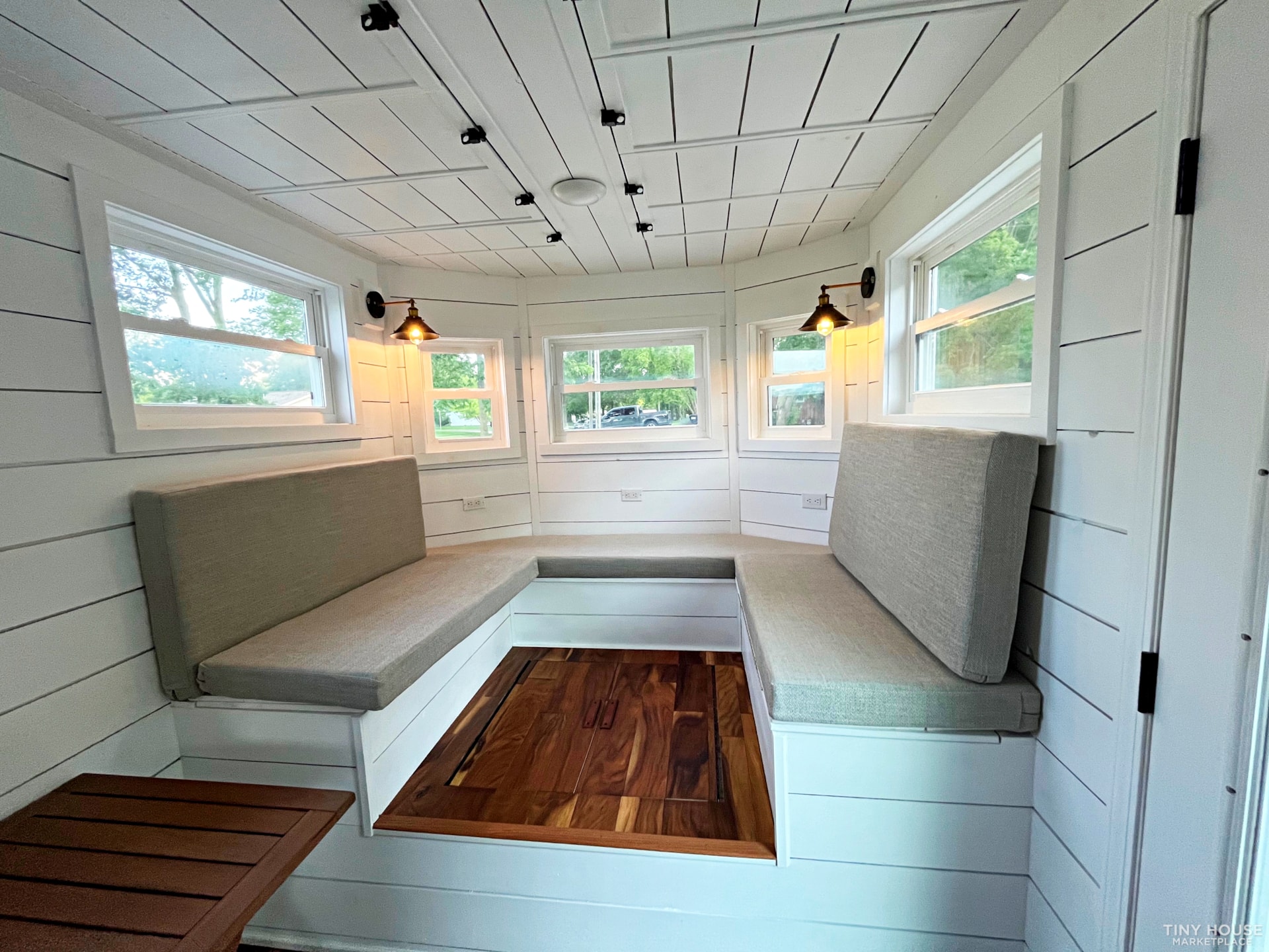 FARMHOUSE Tiny Home Delivered to you! - Image 3 Thumbnail