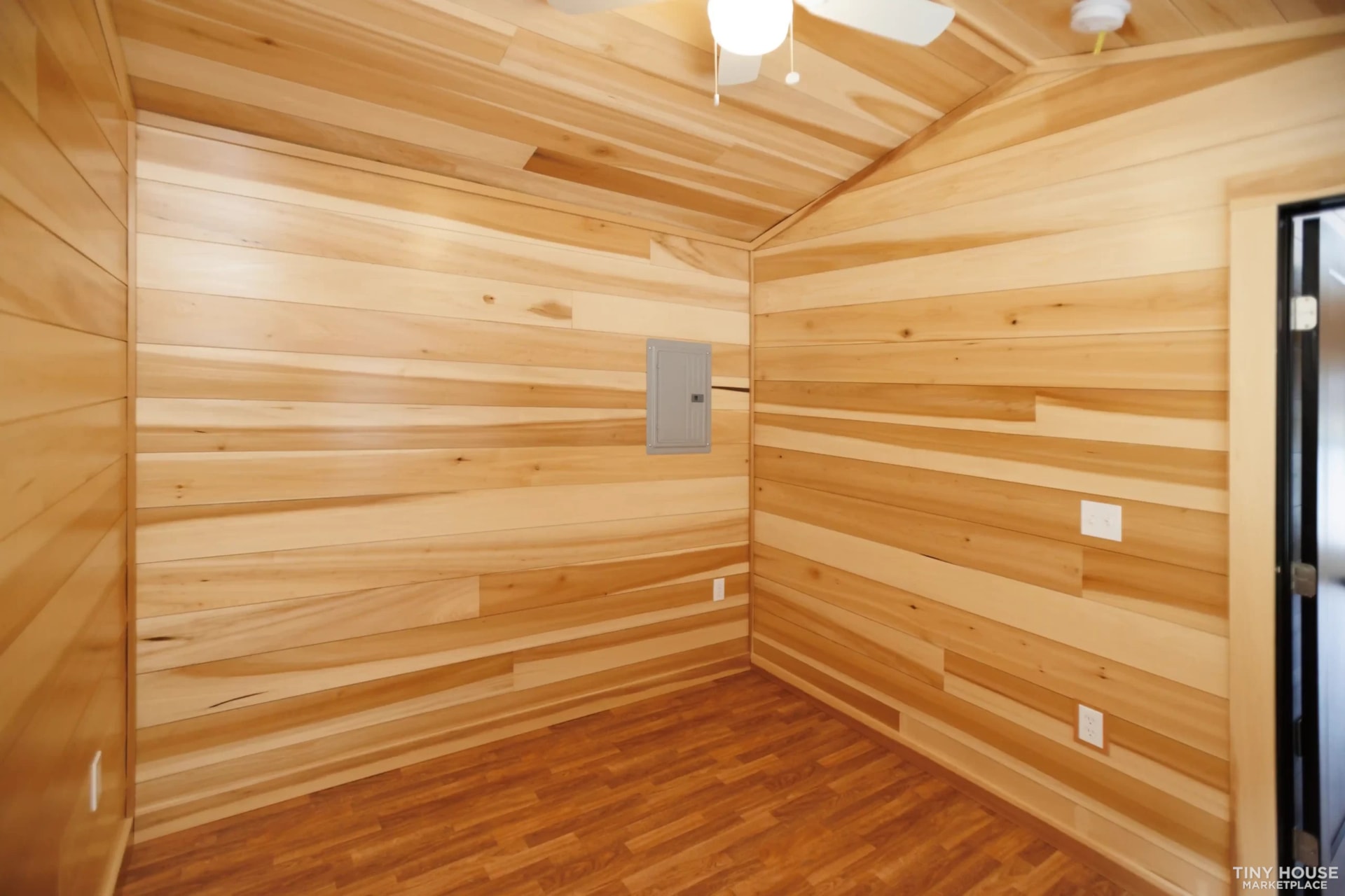 Firestack Cabin - 1 Bedroom with a Loft and Porch - Image 3 Thumbnail