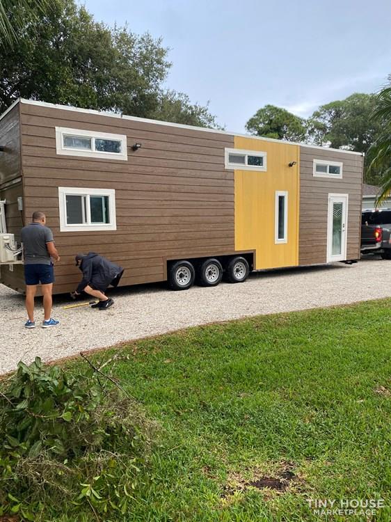 ***SOLD***  Florida’s Tiny Mansion 34’ /3 bedroom - Image 3 Thumbnail