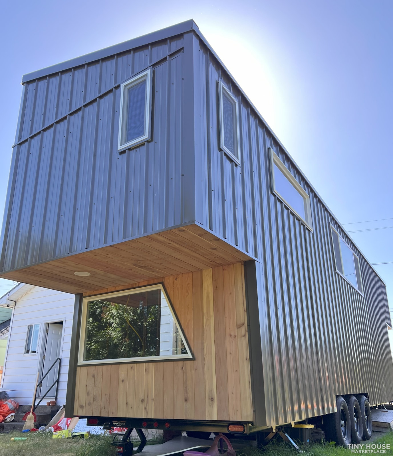 32 Foot Tiny House on Iron Eagle Trailer. - Image 3 Thumbnail
