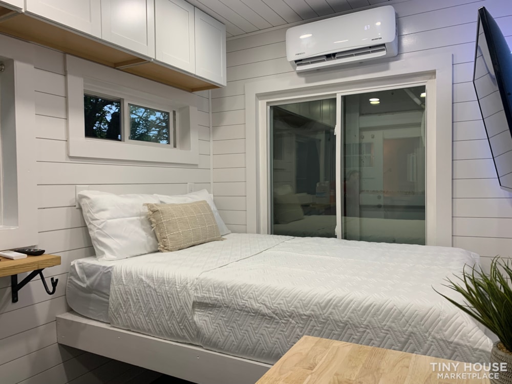 Fully Furnished Container Tiny House For Sale Cincinnati, Ohio - Image 4 Thumbnail