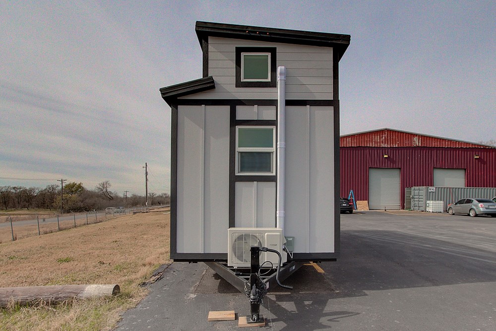 Fully furnished custom THOW with luxury amenities - Image 4 Thumbnail
